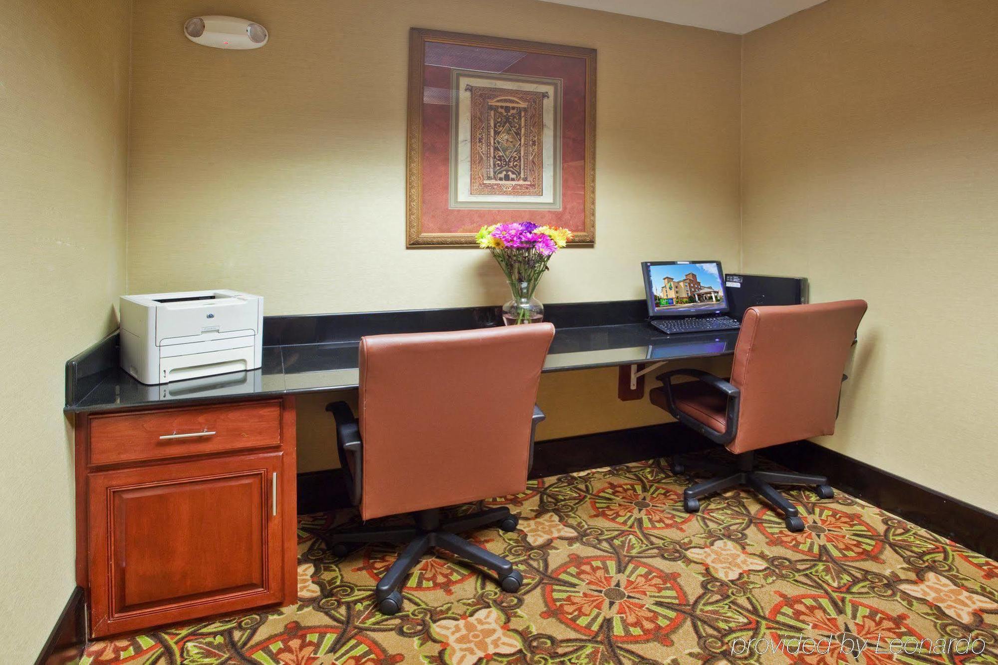 Holiday Inn Express & Suites Charlotte-Concord-I-85 By Ihg Exterior photo